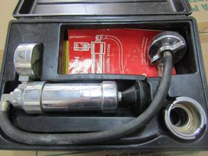 lot 69 image: Stanley pressurized cooling system tester in case AO9924 accessory kit