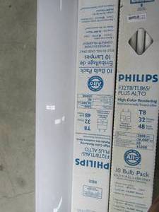 lot 103 image: Keystone overhead light 48x7 plus Phillips T8 32 watts 48 bulbs