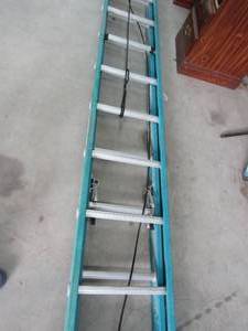 lot 102 image: Werner 20 ladder 250 max weight