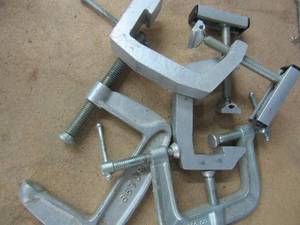 lot 17 image: 4 metal clamps