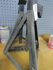 lot 94 image: 6000 lb. steel jack stands x 2