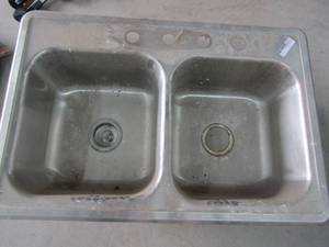 lot 108 image: Steel kitchen sink 33lx 22w 10 deep