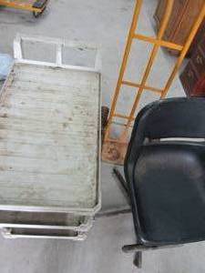 lot 135 image: Dolly, workshop chairs 37t,  base 29W