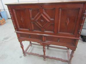 lot 141 image: Buffet no key to open front 2 drawers 47tall 17deep 43.5W