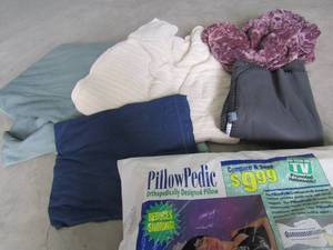 lot 115 image: Pillow pedic pillow plus throw blankets