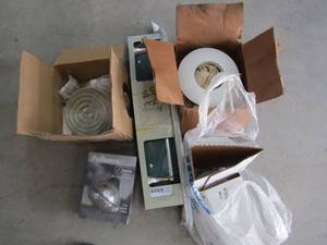 lot 183 image: Glass fixture, showerhead, 18 towel rod recess lighting covers