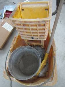 lot 398 image: YELLOW ROLLING MOP BUCKET W MOP  & METAL PAIL