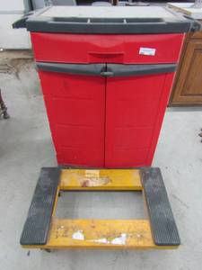 lot 400 image: RED & BLACK TOOL CADDY BY WORK FORCE  & YELLOW FURNITURE CART