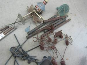 lot 407 image: 3 WINDCHIMES- LIGHTHOUSE, BIRD, FISH