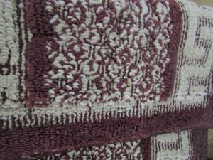lot 423 image: HALL RUNNER - MAROON & WHITE  88 L