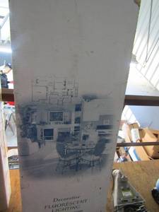 lot 424 image: LITHONIA LIGHTING FIXTURE - 60