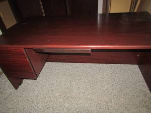 lot 358 image: HON OFFICE DESKS- CHERRY WOOD COLOR 3 DRAWERS, 72X36X29  QTY3