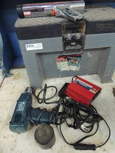 lot 19 image: Popular mechanics tool chest step stool craftsman timing light, B&D 9756 type 2 heat gun vector 900w DC to Ac power inverter