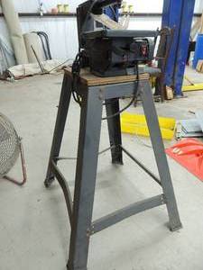 lot 14 image: Craftsman 13 scroll saw with cast iron base 40T  21x23 base