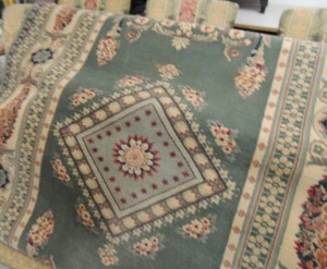 lot 314 image: Large area rug 66 x 98 floral