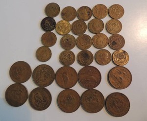 lot 63 image: Mexican Coins Cinco Centavos- 50s & 60s qty. 20 ,20 centavos 40s 50s and 60s qty.10