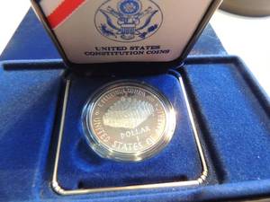 lot 84 image: U.S. Constitution coins-1987 Silver Dollar in case & presentation box  200th Anniversary of Constitution  90% silver-.85 troy oz,