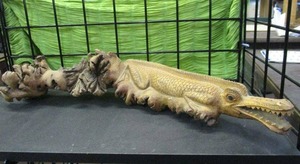 lot 4 image: HAND CARVED LIZARD WOODEN STATUE