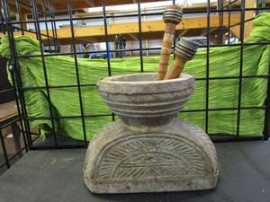 lot 48 image: ANTIQUE HOME DECOR