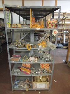 lot 14 image: 1 SHELVING UNIT , ENTIRE CONTENTS INCLUDED.