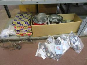 lot 62 image: GENEROUS AMOUNT OF RINGS AND HOOKS, BOXES OF HAND PAINTED BIRDS, AND METAL DECOR