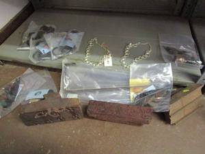 lot 68 image: HOOKS, JEWELRY, AND TEXTILE ITEMS