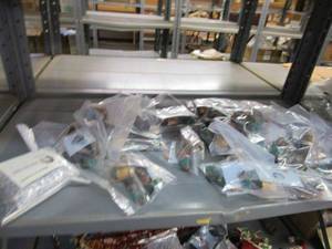 lot 72 image: LOT OF HANGING DECOR, NEW IN PACKAGING.&nbsp