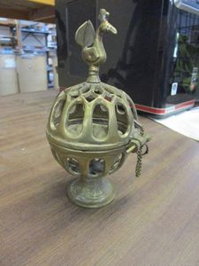 lot 89 image: BRASS INCENSE BURNER