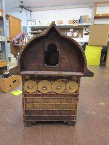 lot 124 image: HAND MADE WOOD HOME DECOR. MADE WITH SMALL SHELLS AND OTHER ITEMS.&nbsp