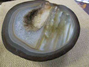 lot 134 image: GEODE ROCK BEAUTIFULY POLISHED.&nbsp