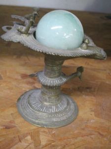lot 166 image: ANTIQUE HOME DECOR&nbsp