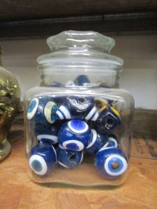 lot 195 image: GLASS JAR WITH BEADS