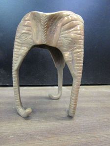 lot 198 image: BRASS ELEPHANT STAND MADE IN INDIA