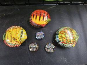lot 256 image: HAND PAINTED FISH TRINCKET BOXES AND GLASS MOONS
