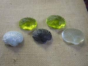 lot 242 image: GLASS SHELLS