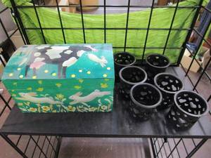 lot 248 image: SPRING DECO BOX AND 6 METAL ORGANIZERS WITH HEARTS.&nbsp