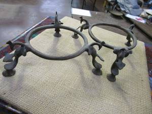 lot 334 image: BRASS POT STANDS WITH BIRD DETAIL