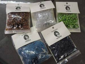 lot 274 image: LOT OF GLASS BEADS NEW IN PACKAGE, MAHARANI LABELED, HAND MADE IN INDIA