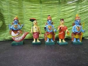 lot 327 image: LOT OF HAND PAINTED FIGURES FROM INDIA