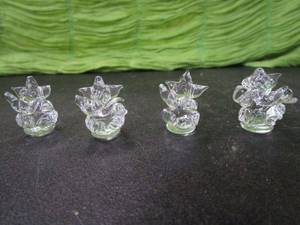 lot 366 image: SET OF 4 MINI GLASS ELEPHANT FIGURES