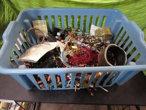 lot 372 image: BASKET OF A GENEROUS AMOUNT OF HAND MADE JEWELRY. SOME TANGLED, LOTS JUST THROWN INTO BASKET, HAS NOT BEEN GONE THROUGH.&nbsp