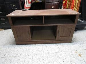 lot 427 image: WOODEN ENTERTAINMENT STAND