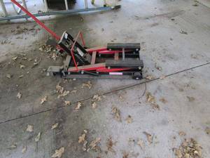 lot 8 image: CRAFTSMAN MOTORCYCLEATV JACK