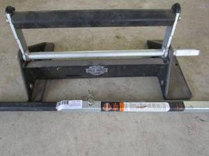 lot 18 image: HARLEY DAVIDSON MOTORCYCLE LIFTSTAND