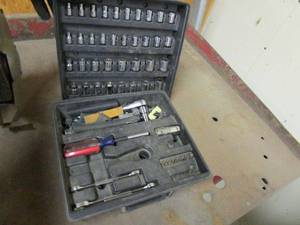 lot 25 image: SOCKET WRENCH SET WITH ALL SOCKETS AND MULTIPLE WRENCHES