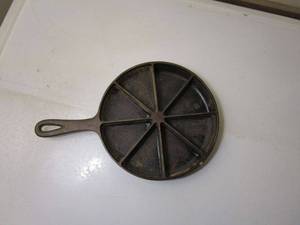 lot 65 image: CAST IRON CORN BREAD SKILLET