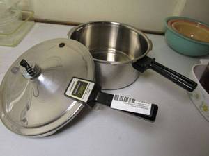 lot 193 image: PRESTO STAINLESS STEEL PRESSURE COOKER