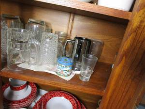 lot 176 image: CONTENTS OF 2 MIDDLE SECTIONS OF CABINET&nbsp