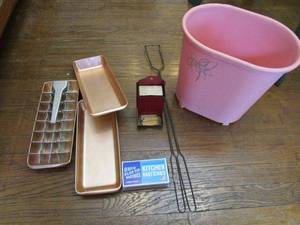 lot 191 image: MID CENTURY VINTAGE QUICK RELEASE ICE CUBE TRAY, MAGNETIC MATCH CONTAINER WITH MATCHES, SMALL TRASH CAN