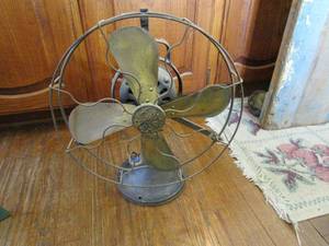 lot 90 image: ANTIQUE GE HOOK &amp LOOP HANDLE OSCILLATING 3 SPEED FAN TYPE AOU